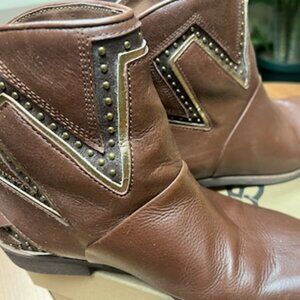 UGG LARS WESTERN-BOOT 9.5